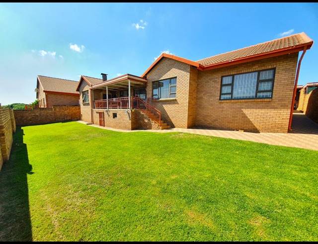 3 BEDROOM HOUSE FOR SALE IN MONTANA PARK